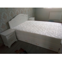 : Кроватьс матрасом цвет белый цена  рублей.